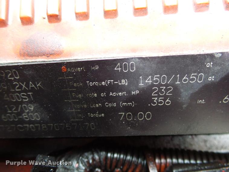 image for item DA2520 2010 Peterbilt 387 semi truck