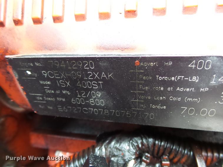 image for item DA2520 2010 Peterbilt 387 semi truck