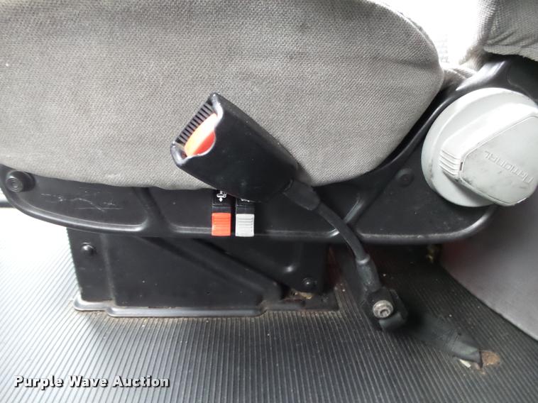 image for item DA2520 2010 Peterbilt 387 semi truck