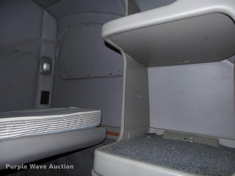 image for item DA2520 2010 Peterbilt 387 semi truck