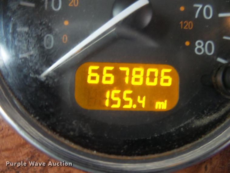 image for item DA2520 2010 Peterbilt 387 semi truck