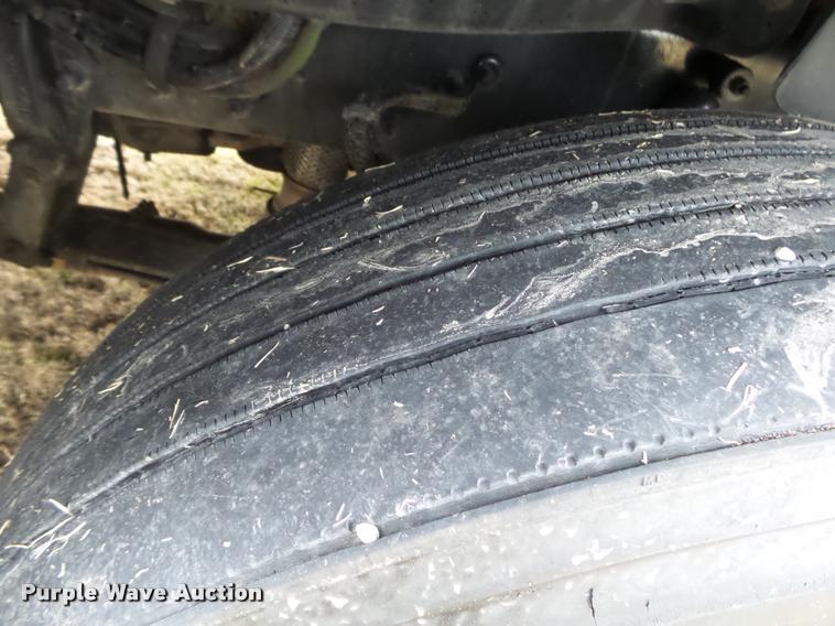 image for item DA2521 2010 Peterbilt 387 semi truck