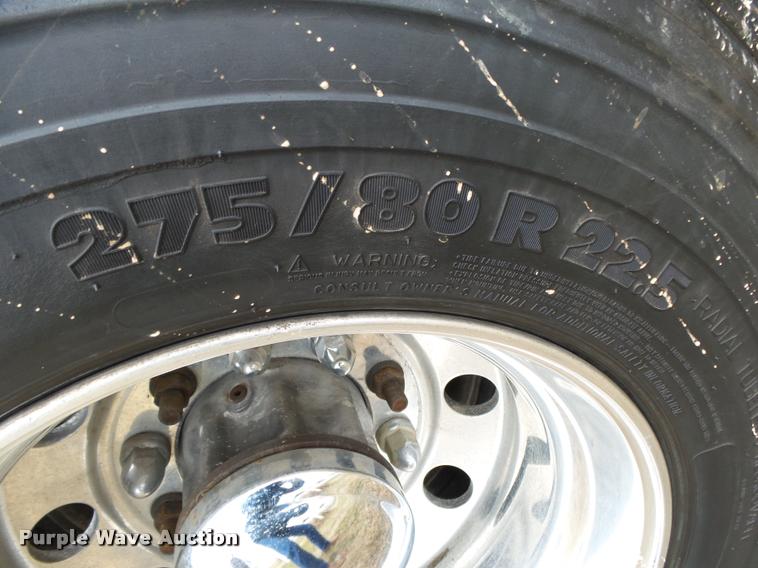 image for item DA2521 2010 Peterbilt 387 semi truck