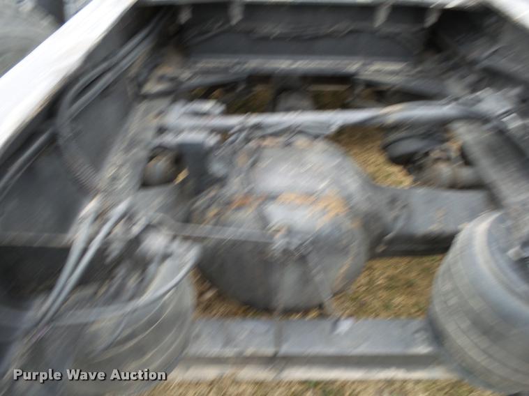 image for item DA2521 2010 Peterbilt 387 semi truck