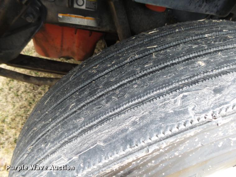 image for item DA2521 2010 Peterbilt 387 semi truck