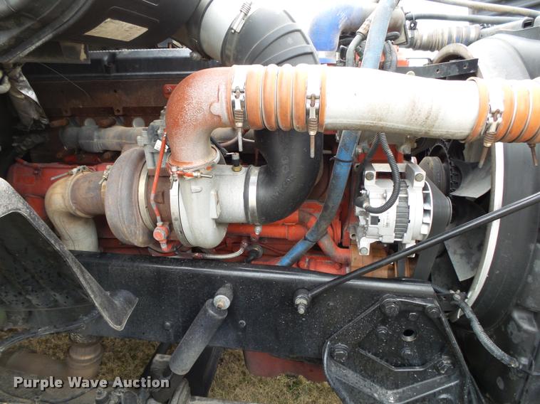 image for item DA2521 2010 Peterbilt 387 semi truck