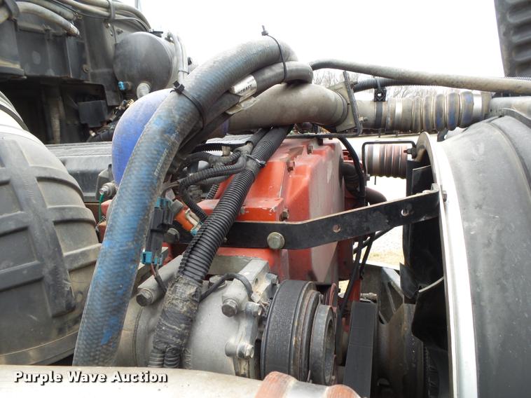 image for item DA2521 2010 Peterbilt 387 semi truck