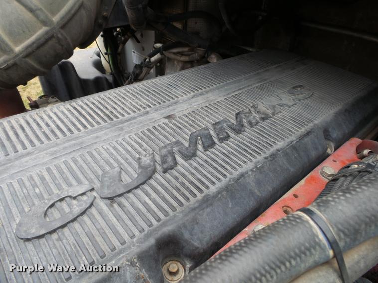 image for item DA2521 2010 Peterbilt 387 semi truck