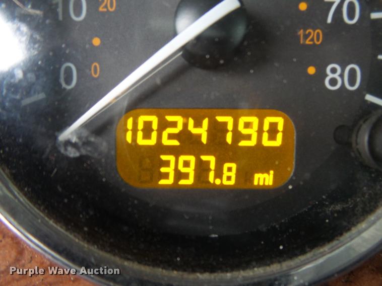 image for item DA2521 2010 Peterbilt 387 semi truck