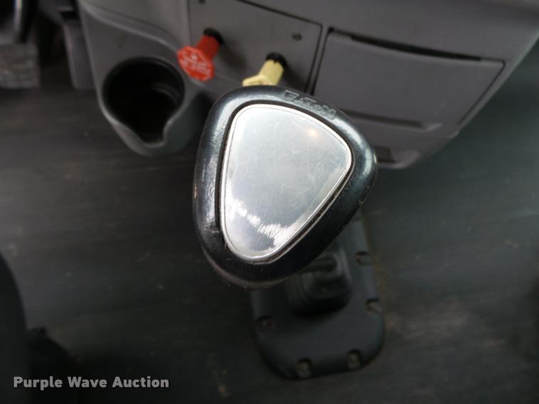 image for item DA2521 2010 Peterbilt 387 semi truck