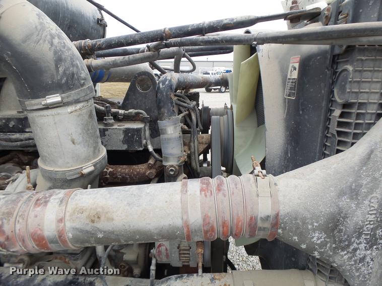 image for item DA3256 2000 Freightliner FLD112SD semi truck