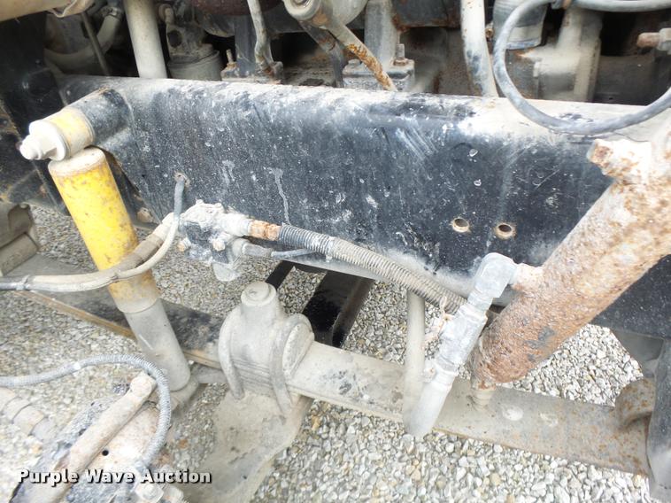 image for item DA3256 2000 Freightliner FLD112SD semi truck