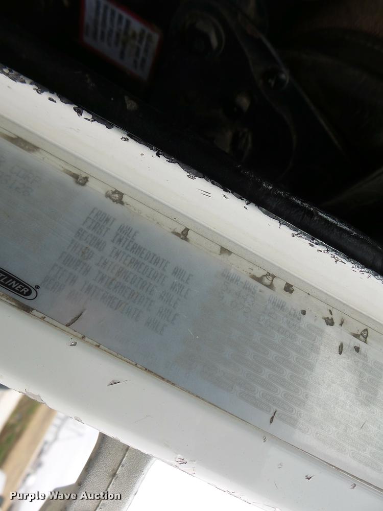 image for item DA3256 2000 Freightliner FLD112SD semi truck