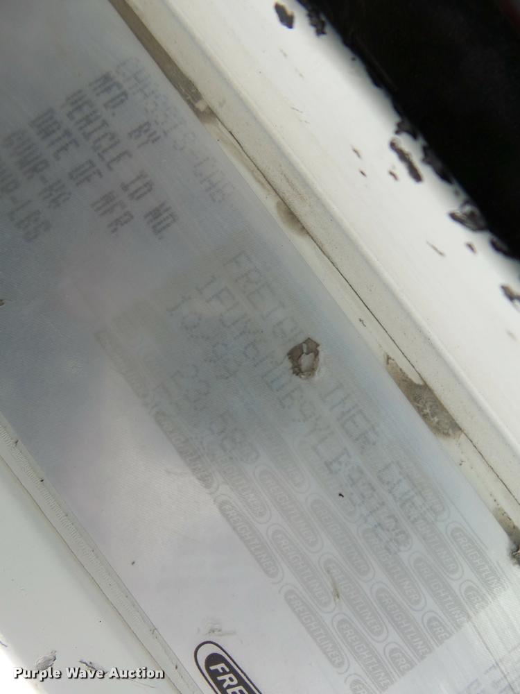 image for item DA3256 2000 Freightliner FLD112SD semi truck