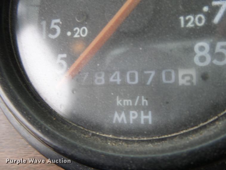 image for item DA3256 2000 Freightliner FLD112SD semi truck