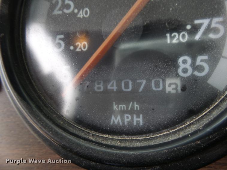 image for item DA3256 2000 Freightliner FLD112SD semi truck