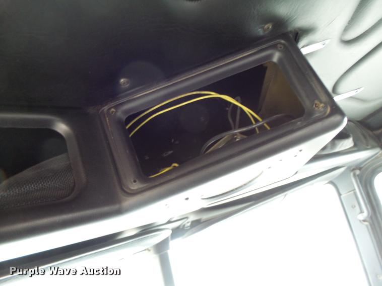 image for item DA3256 2000 Freightliner FLD112SD semi truck