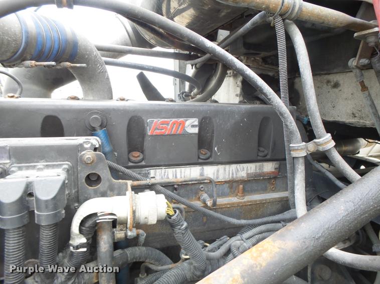 image for item DA3263 2000 Freightliner FLD semi truck