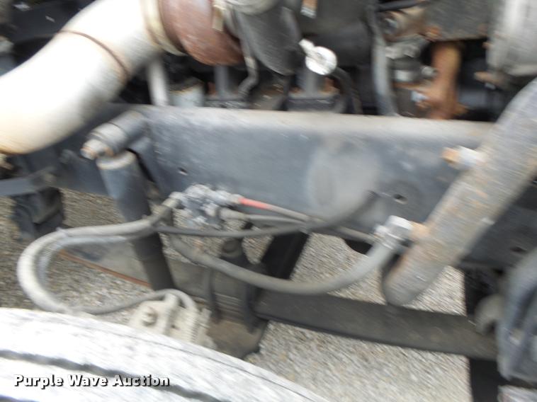 image for item DA3263 2000 Freightliner FLD semi truck