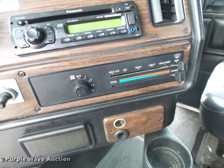 image for item DA3263 2000 Freightliner FLD semi truck