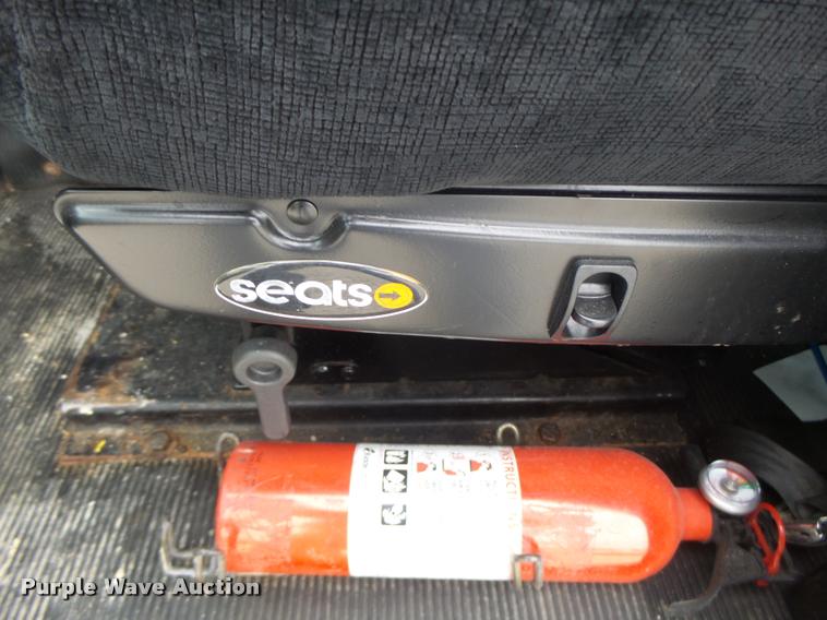 image for item DA3263 2000 Freightliner FLD semi truck