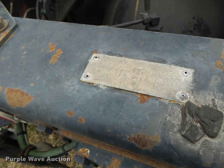 image for item DA3264 1998 Freightliner FLD semi truck