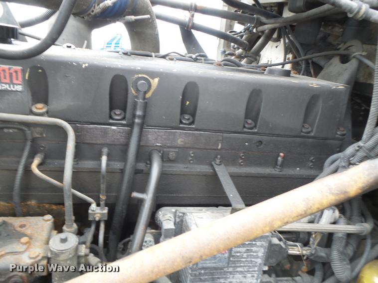 image for item DA3264 1998 Freightliner FLD semi truck