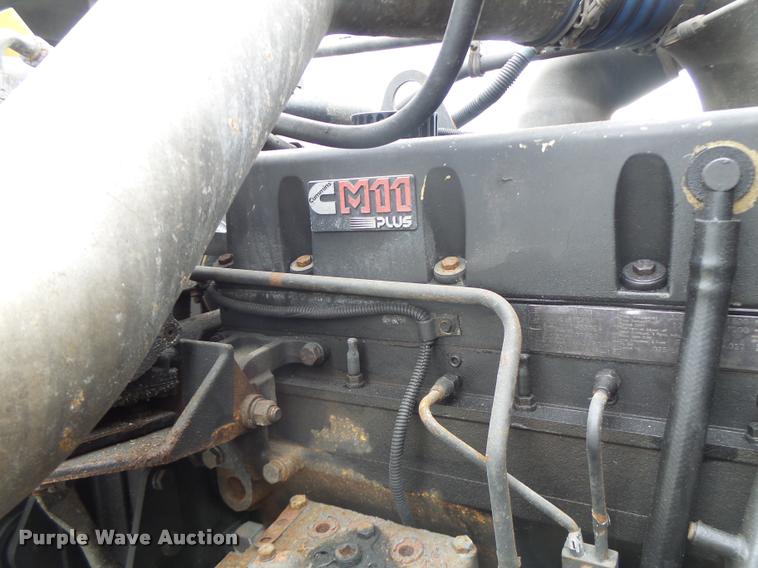 image for item DA3264 1998 Freightliner FLD semi truck