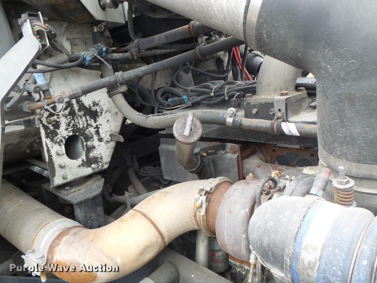 image for item DA3264 1998 Freightliner FLD semi truck