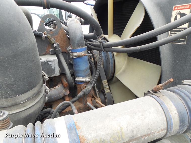 image for item DA3264 1998 Freightliner FLD semi truck