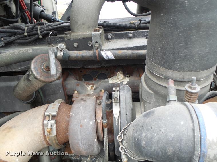 image for item DA3264 1998 Freightliner FLD semi truck