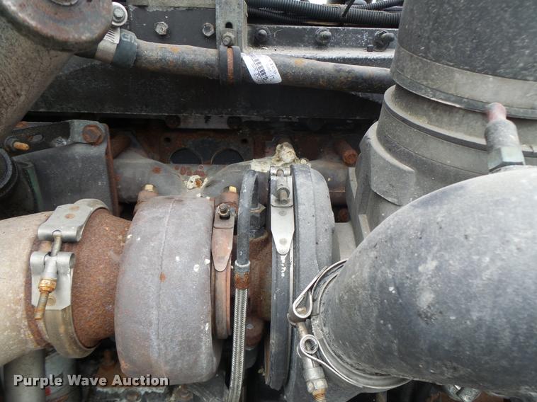 image for item DA3264 1998 Freightliner FLD semi truck