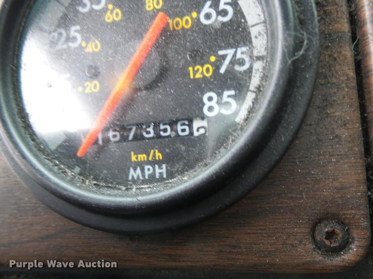 image for item DA3264 1998 Freightliner FLD semi truck