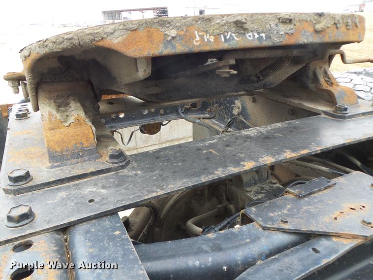 image for item DA3265 1995 International 8100 semi truck