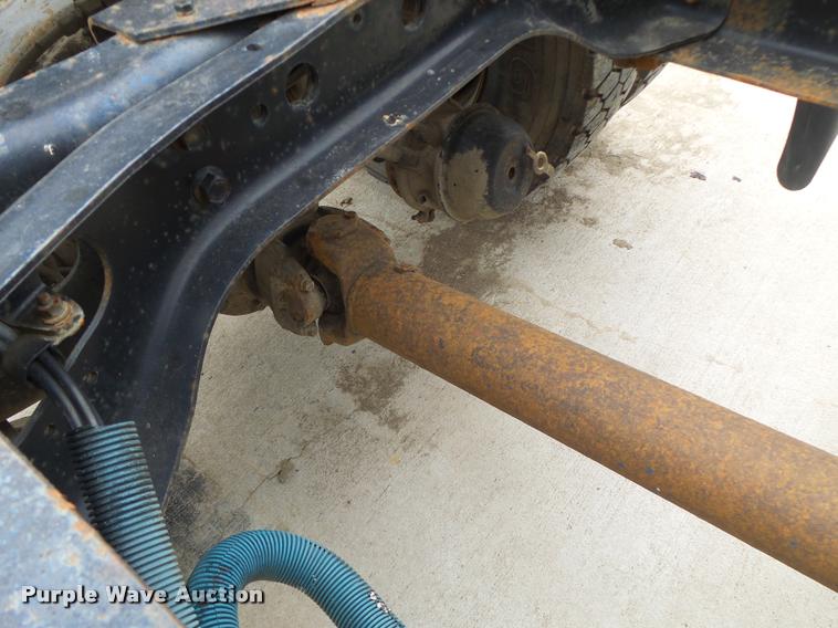 image for item DA3265 1995 International 8100 semi truck