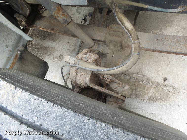 image for item DA3265 1995 International 8100 semi truck