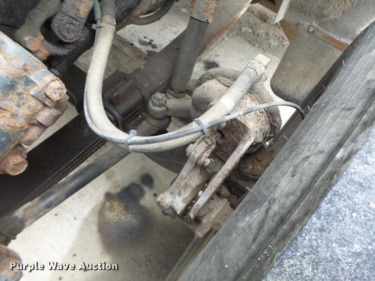 image for item DA3265 1995 International 8100 semi truck