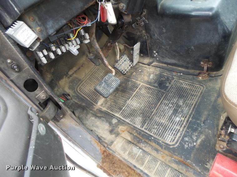 image for item DA3265 1995 International 8100 semi truck