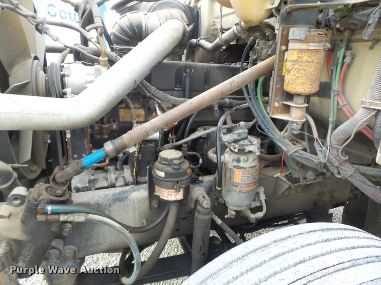 image for item DA3268 1996 Volvo WG semi truck