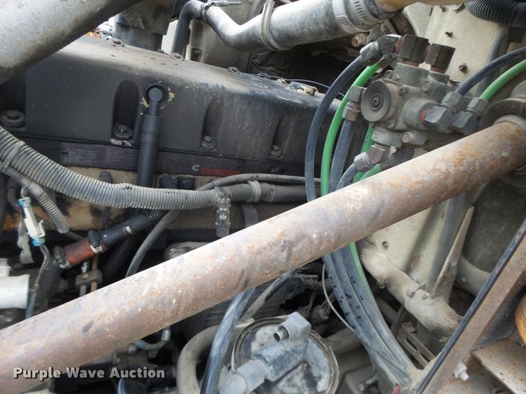 image for item DA3268 1996 Volvo WG semi truck