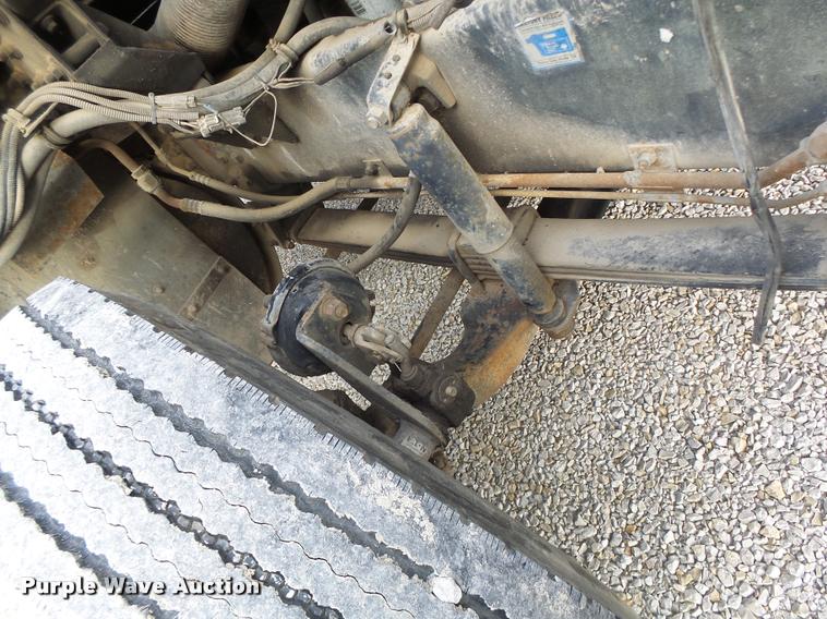 image for item DA3268 1996 Volvo WG semi truck