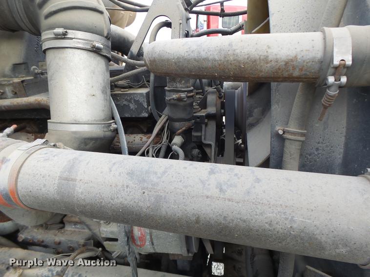 image for item DA3268 1996 Volvo WG semi truck