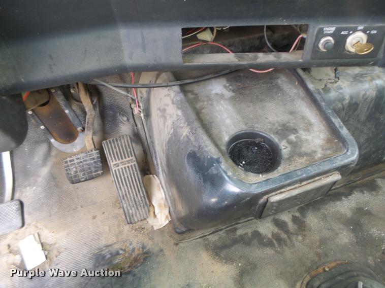 image for item DA3268 1996 Volvo WG semi truck