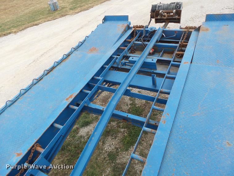 image for item DA3269 1993 Kalyn car carrier trailer