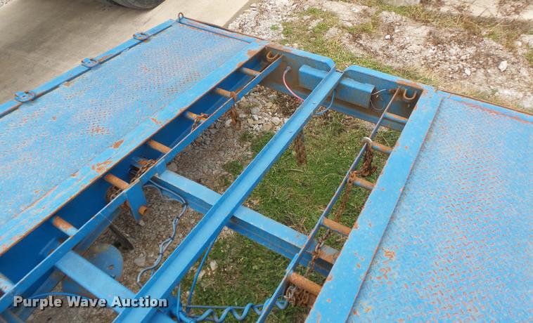 image for item DA3269 1993 Kalyn car carrier trailer