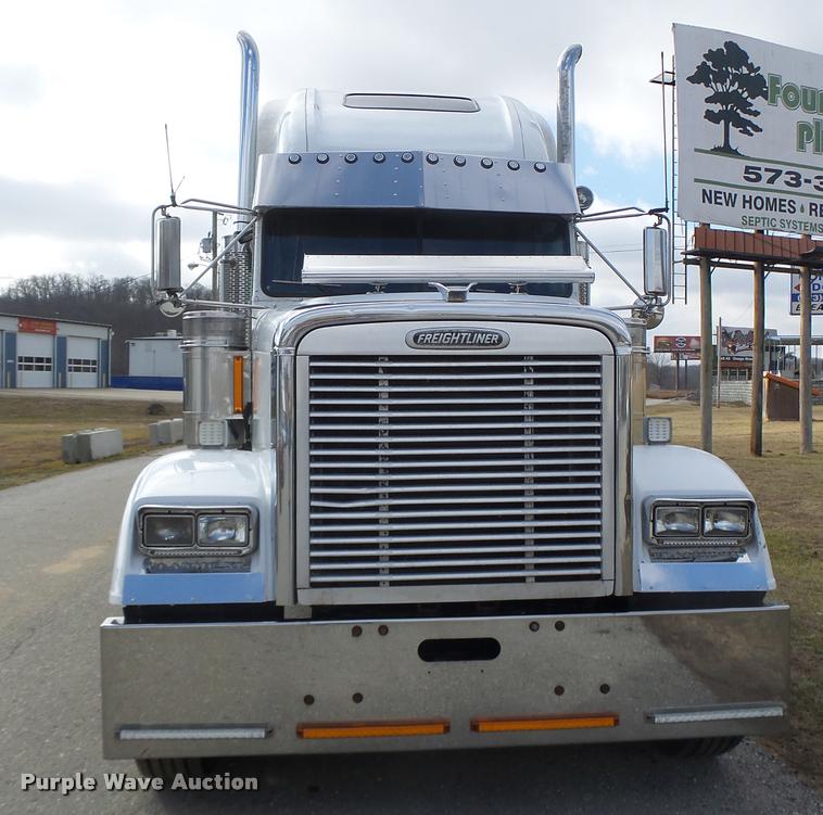 image for item DA3271 1998 Freightliner FLD semi truck