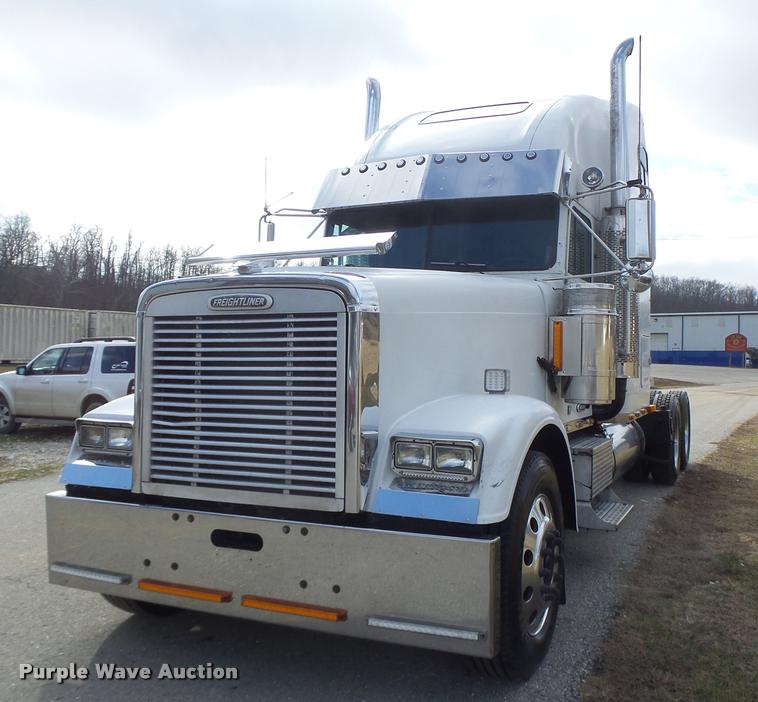 image for item DA3271 1998 Freightliner FLD semi truck