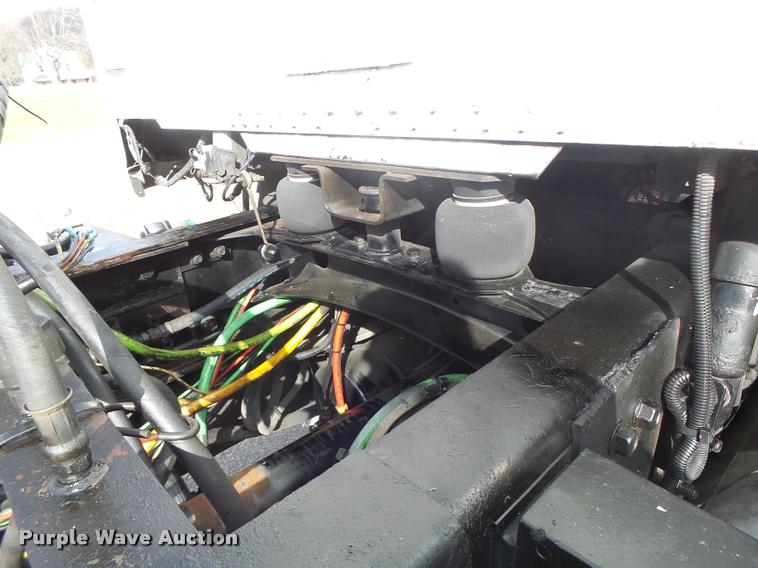 image for item DA3271 1998 Freightliner FLD semi truck