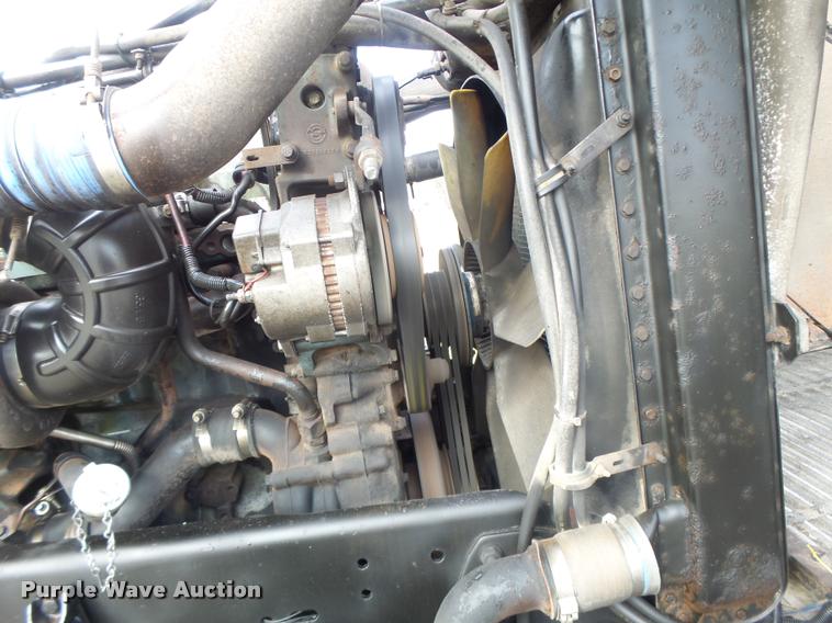 image for item DA3271 1998 Freightliner FLD semi truck