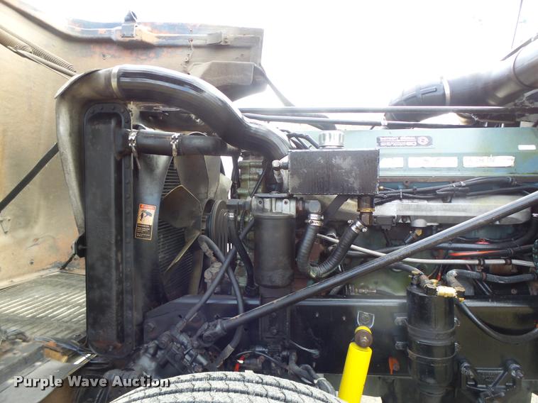 image for item DA3271 1998 Freightliner FLD semi truck